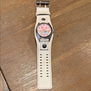Y2k PAUL FRANK Julius & Friends
Rare 70s Vibe White Wristband Watch